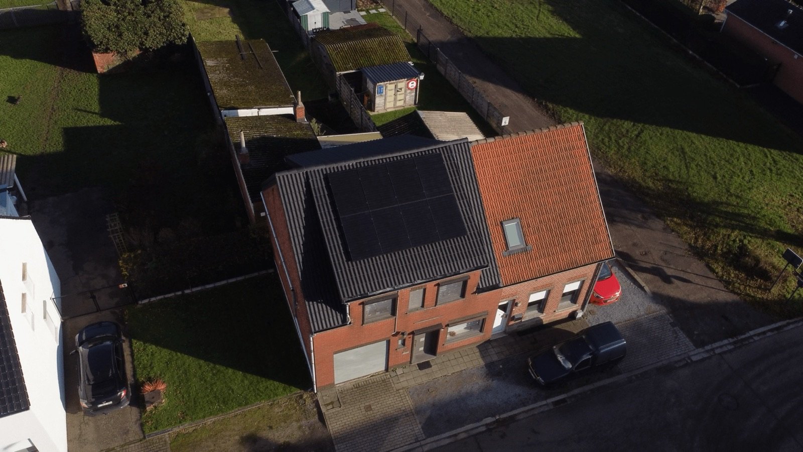 Dakrenovatie + zonnepanelen — Laakdal