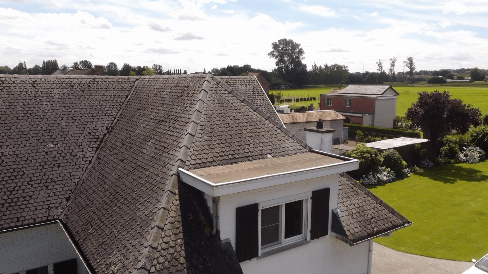 Dakrenovatie + zonnepanelen — Tienen
