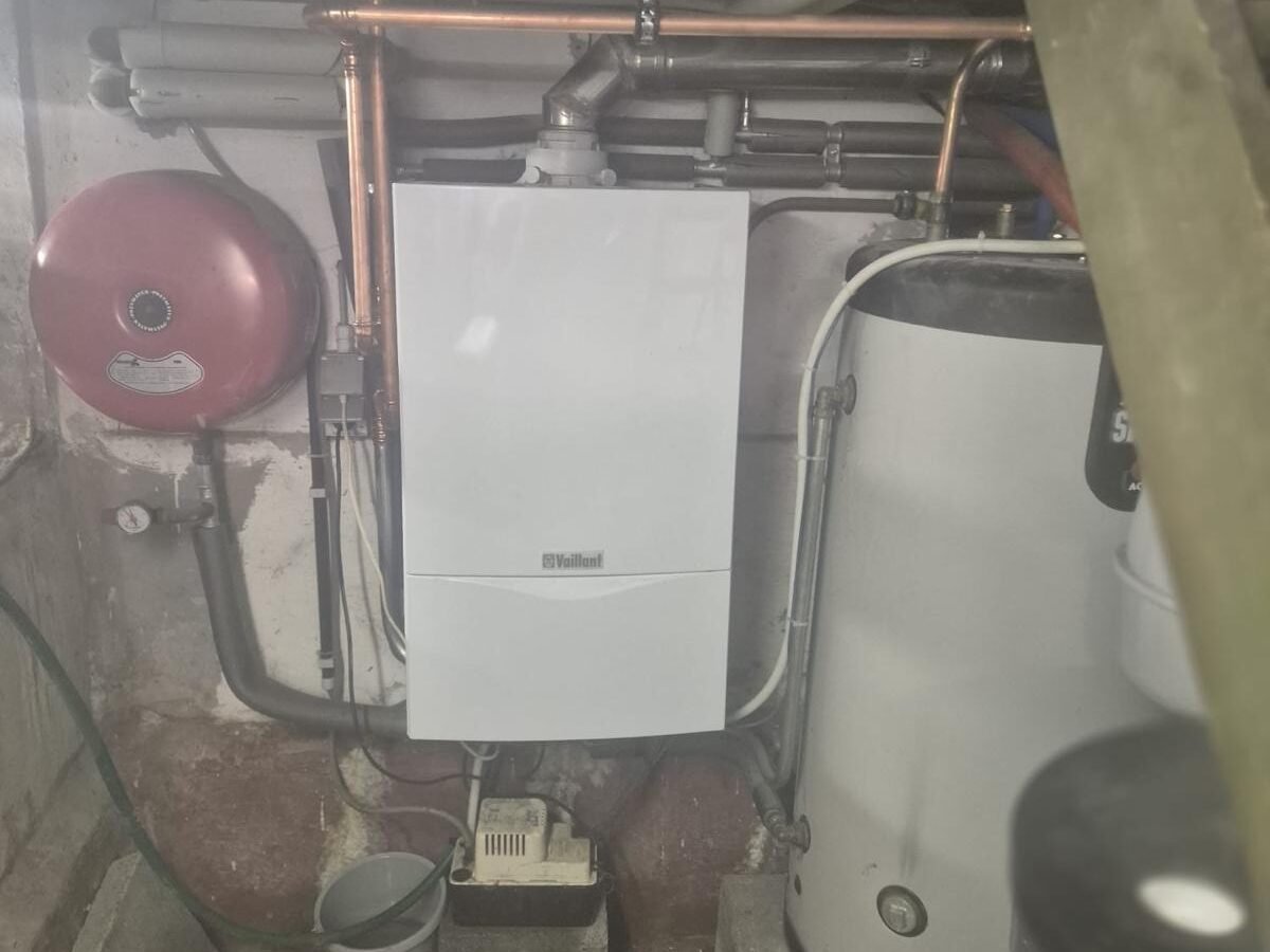 Vaillant verwarming met voorraadvat — Lier