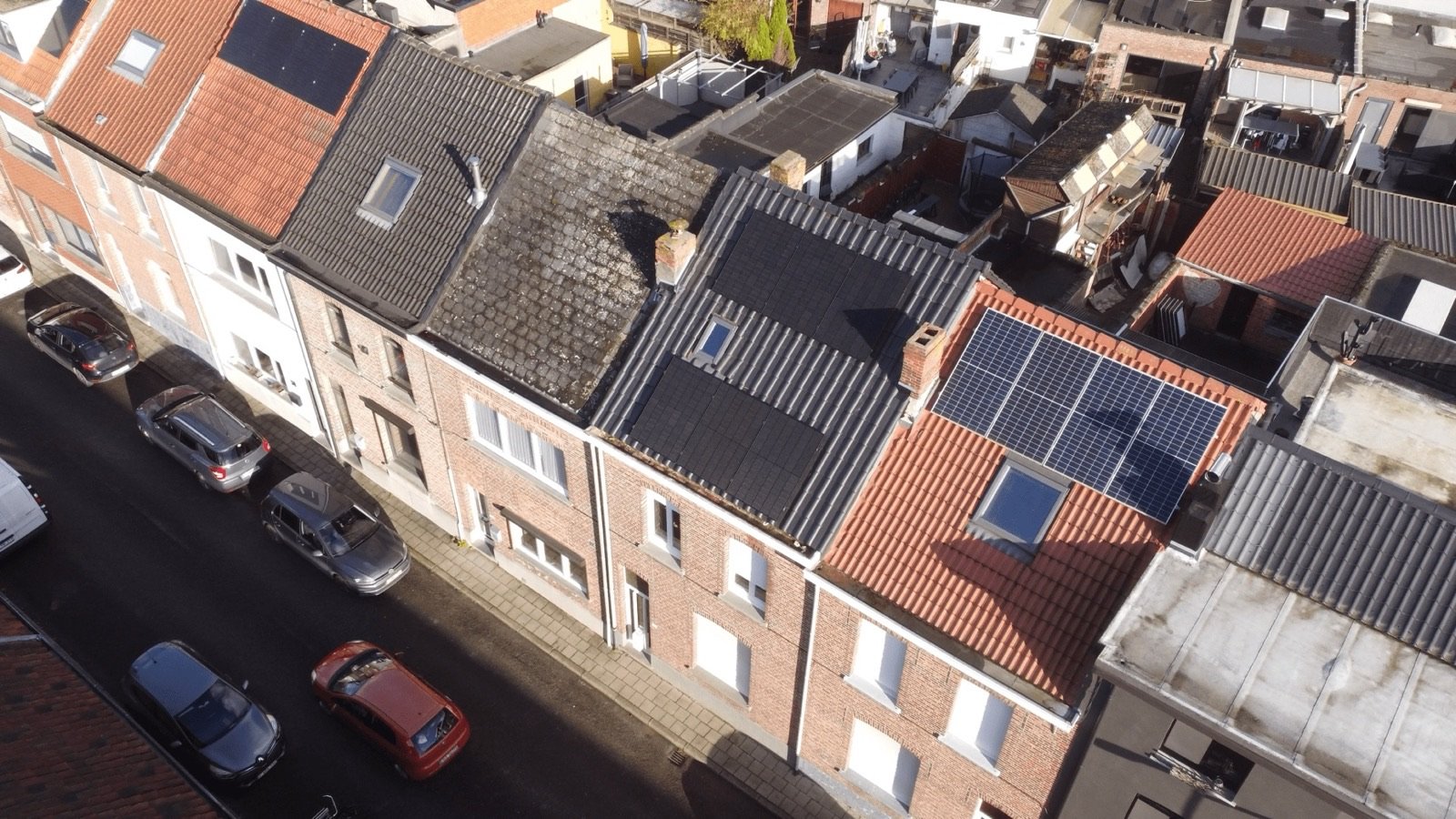 Dakrenovatie + Zonnepanelen — Rumst